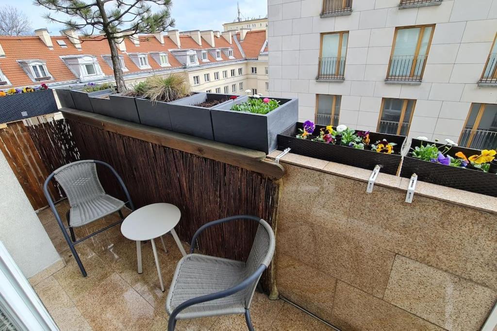 Apartament Poludniowy Z Balkonem 2 Osoby Warsaw Exterior photo